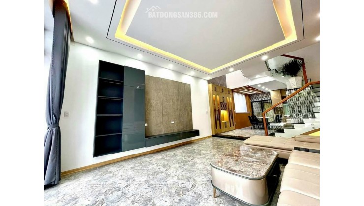 Bán nhà 3 tầng đường Phùng Chí Kiên - Sát Kinh Dương Vương